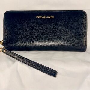 New Michael Kors Black Leather Wristlet